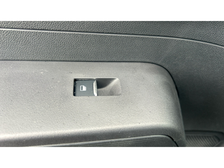 Ford Transit Courier E-Transit Courier 100kW 43kWh Limited Van Auto